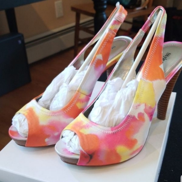 Womens dress shoes - Picture 1 of 2